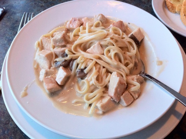 chicken_alfredo.jpg Chicken Alfredo